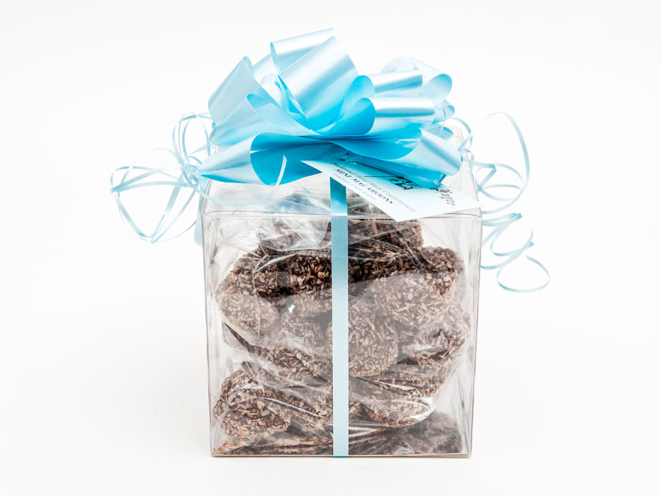 Traditional Scottish Mini Macaroon Gift Cube – 500g
